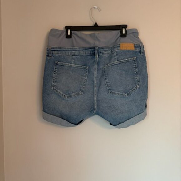 H & M maternity denim shorts XL - Picture 4 of 6